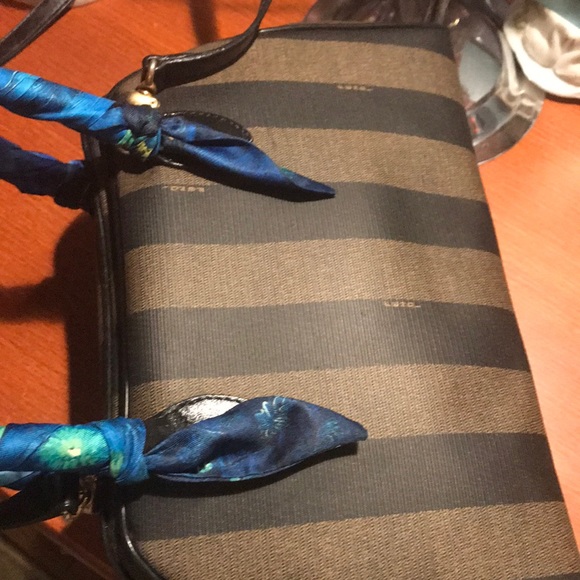 Auth Fendi 2 way crossbody bag custom painted - Picture 3 of 16